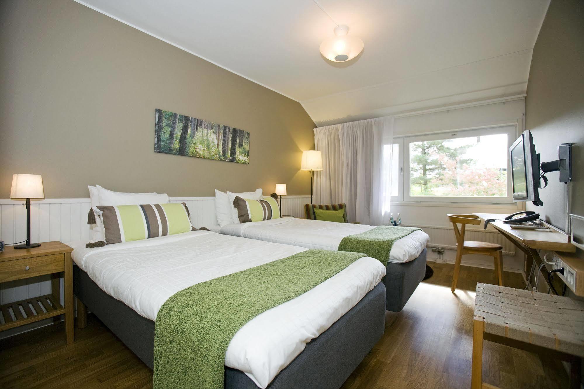 Djuroenaeset Hotell & Konferens Djurhamn Luaran gambar