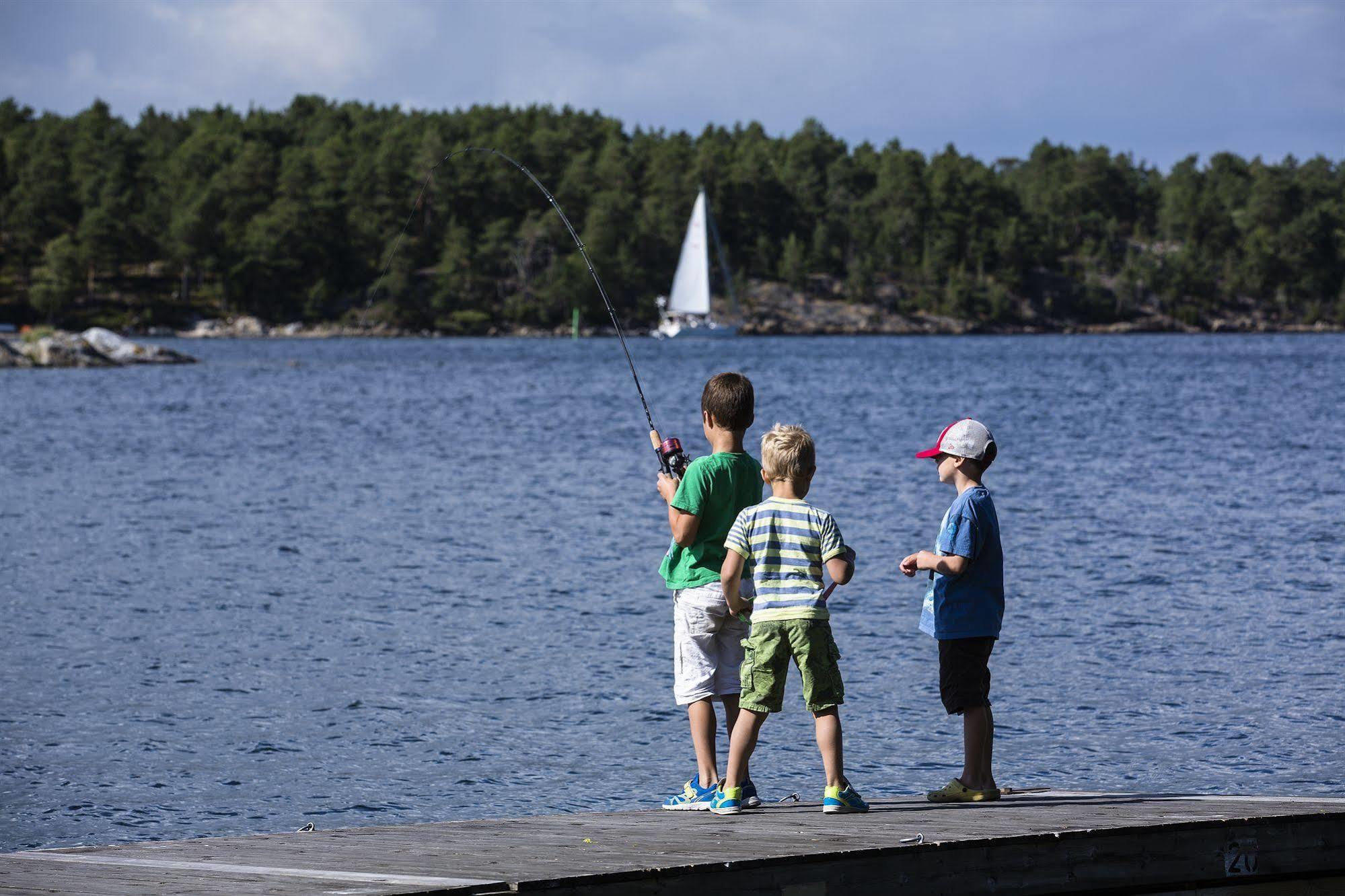 Djuroenaeset Hotell & Konferens Djurhamn Luaran gambar