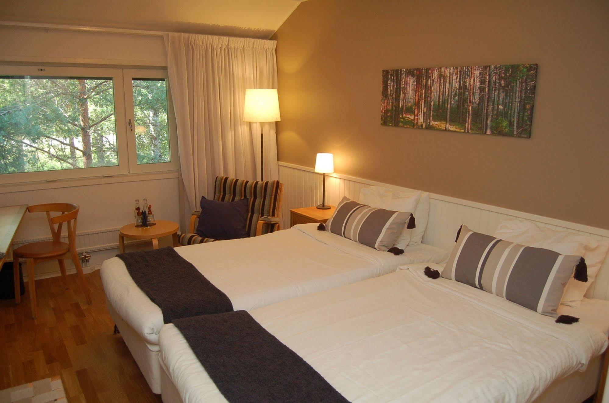 Djuroenaeset Hotell & Konferens Djurhamn Luaran gambar