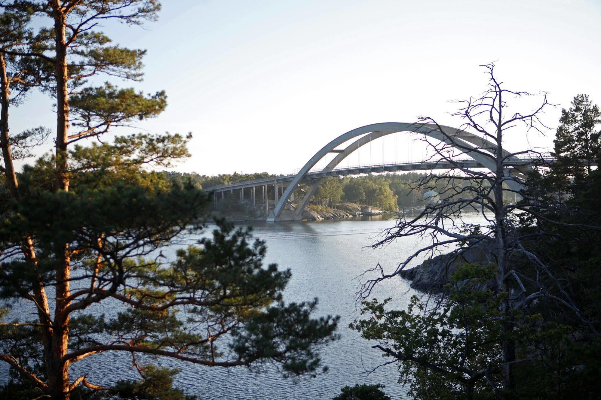 Djuroenaeset Hotell & Konferens Djurhamn Luaran gambar